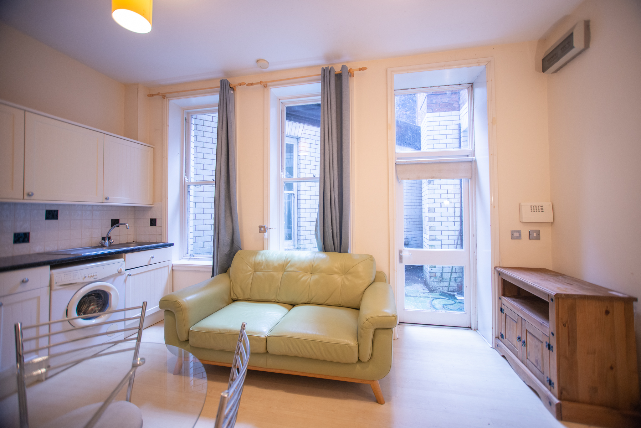 Apartment 2, Kingston Chambers, Land of Green Ginger, Hull HU1 2EG